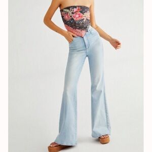 Lee High-Rise Flare jeans size 28